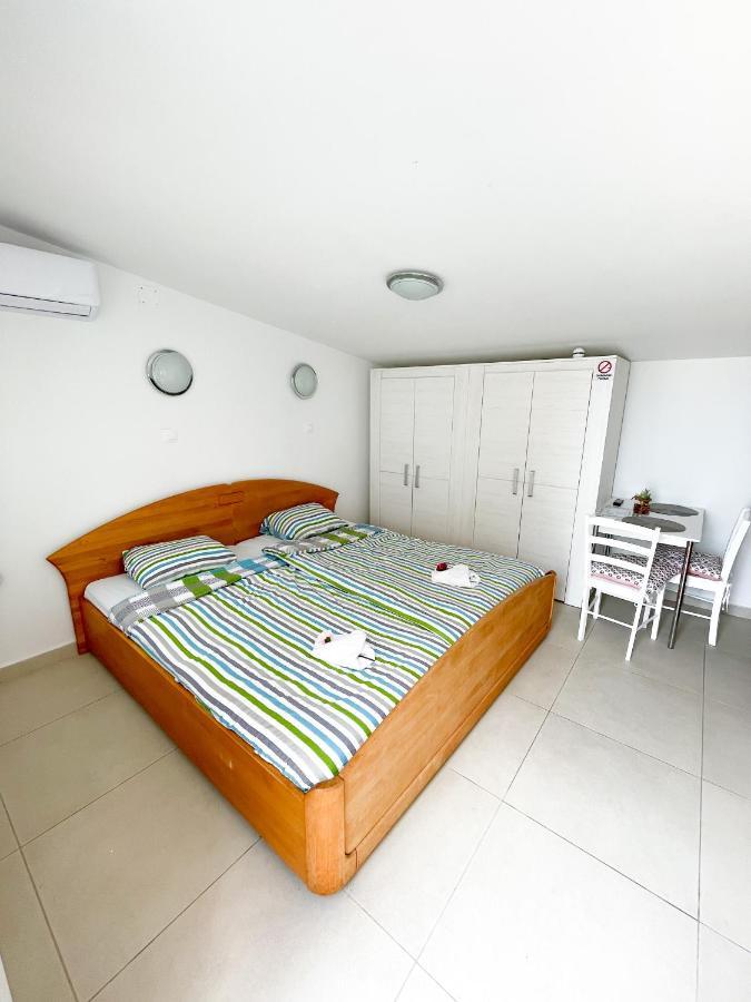 Beautiful Secluded Area Near Novalja Vacation House With Pool And Sea View Villa Lara Buitenkant foto